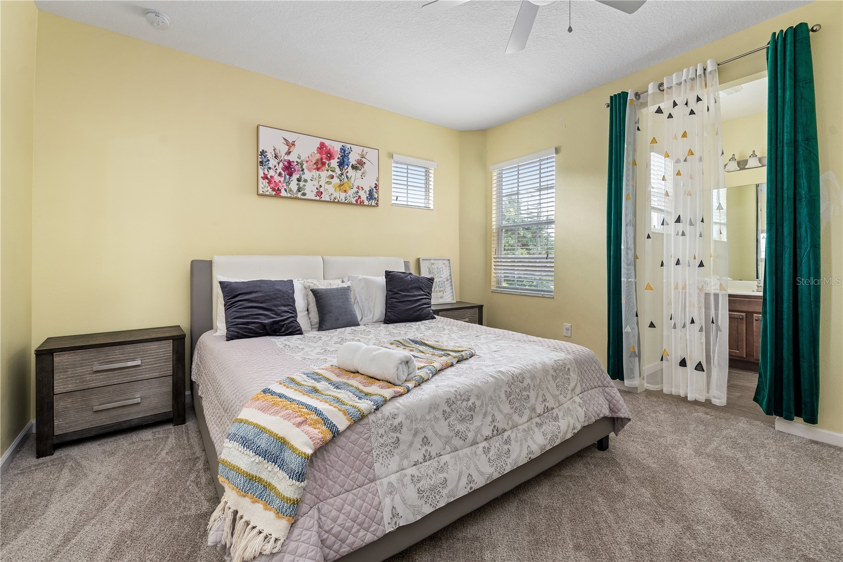 Slide show image of the Orlando Florida Home for Sale 21