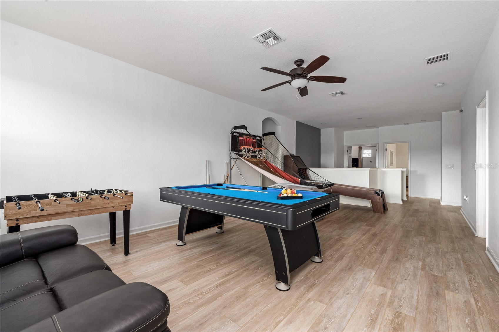 Slide show image of the Orlando Florida Home for Sale 26