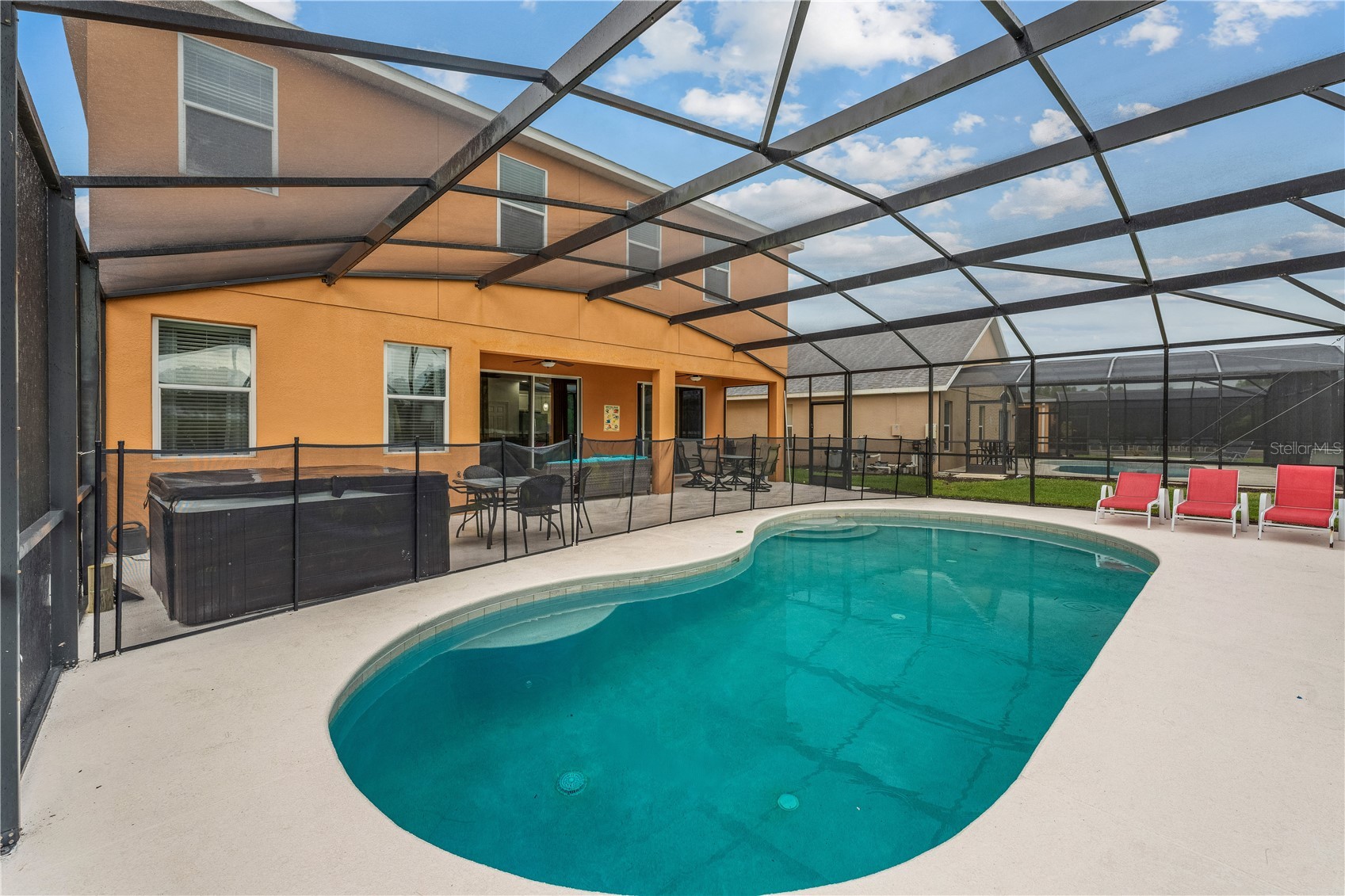 Slide show image of the Orlando Florida Home for Sale 38
