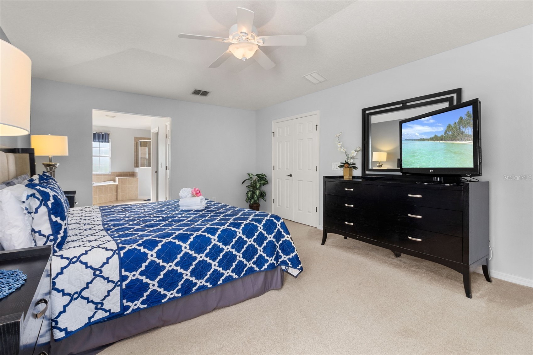 Slide show image of the Orlando Florida Home for Sale 20