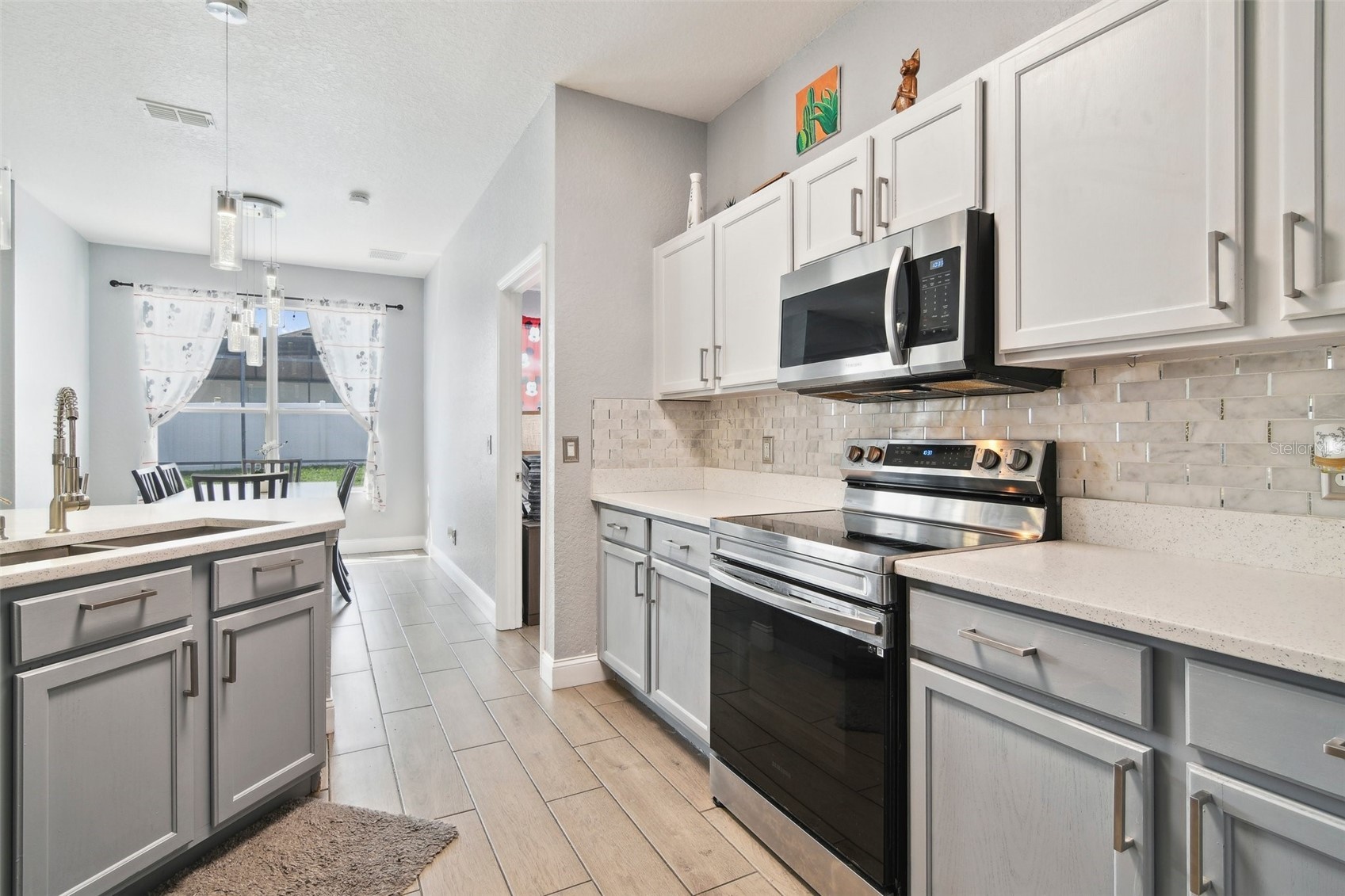 Slide show image of the Orlando Florida Home for Sale 08