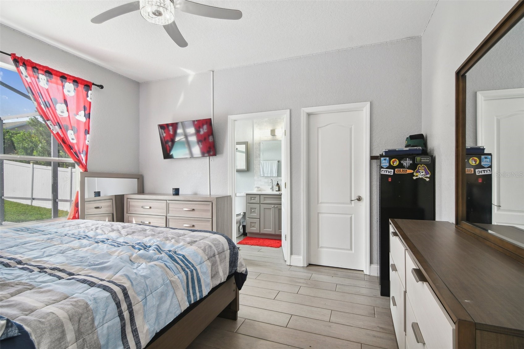 Slide show image of the Orlando Florida Home for Sale 12