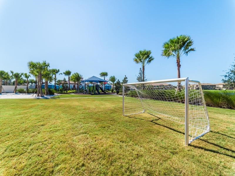 Slide show image of the Orlando Florida Home for Sale 30