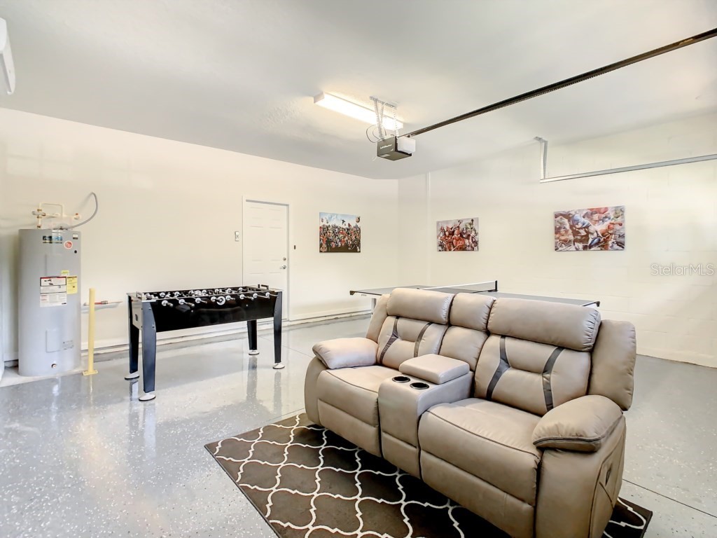 Slide show image of the Orlando Florida Home for Sale 37