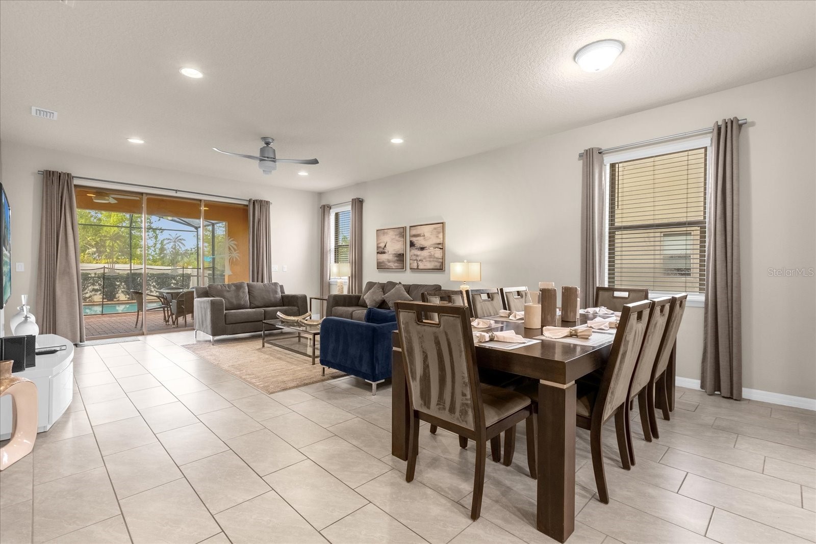 Slide show image of the Orlando Florida Home for Sale 09