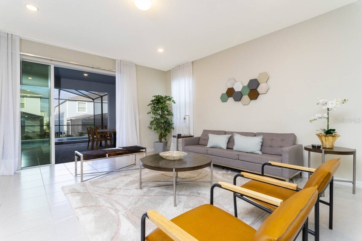 Slide show image of the Orlando Florida Home for Sale 17