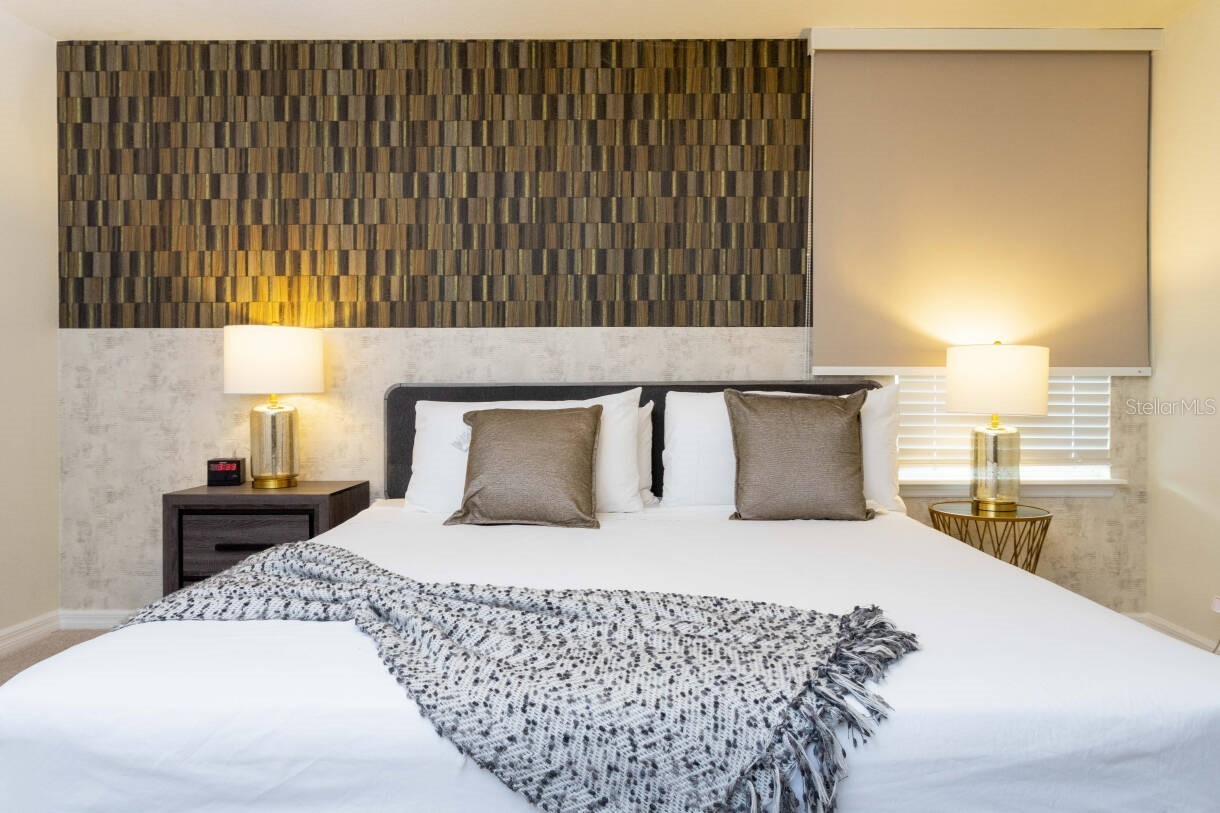 Slide show image of the Orlando Florida Home for Sale 32