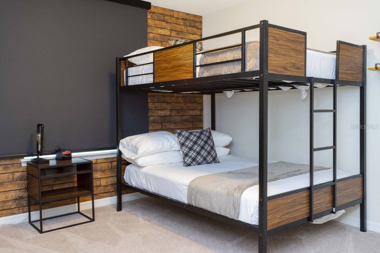 Slide show image of the Orlando Florida Home for Sale 41