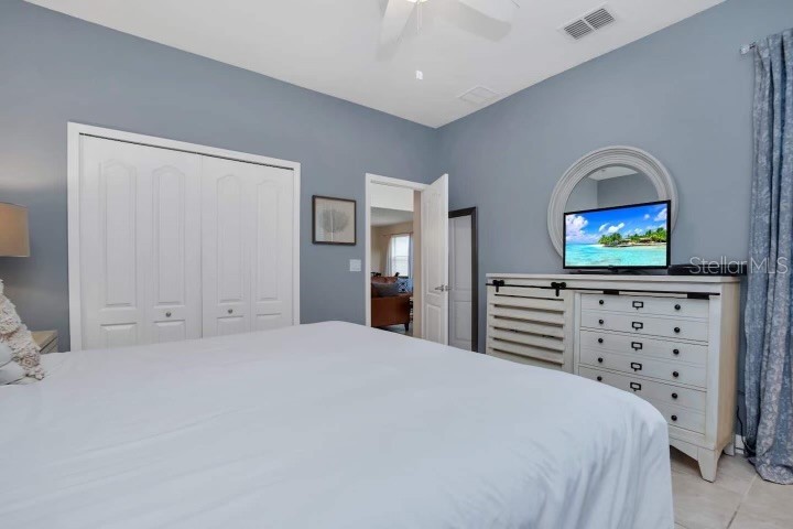 Slide show image of the Orlando Florida Home for Sale 19