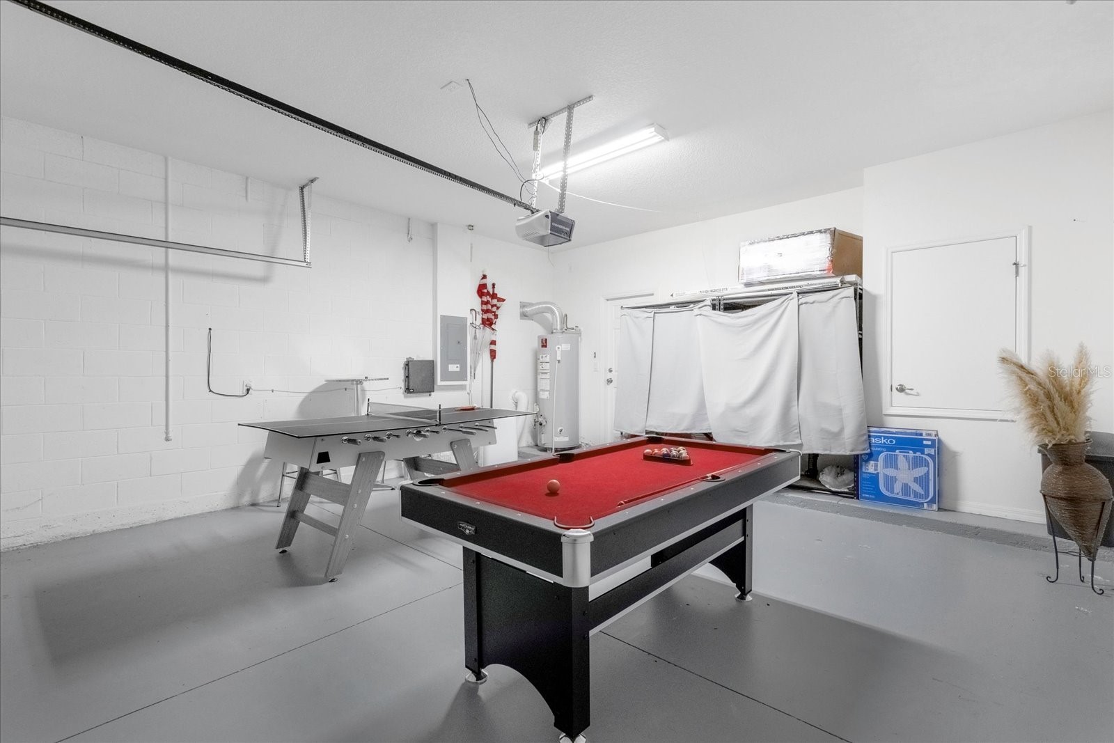 Slide show image of the Orlando Florida Home for Sale 39