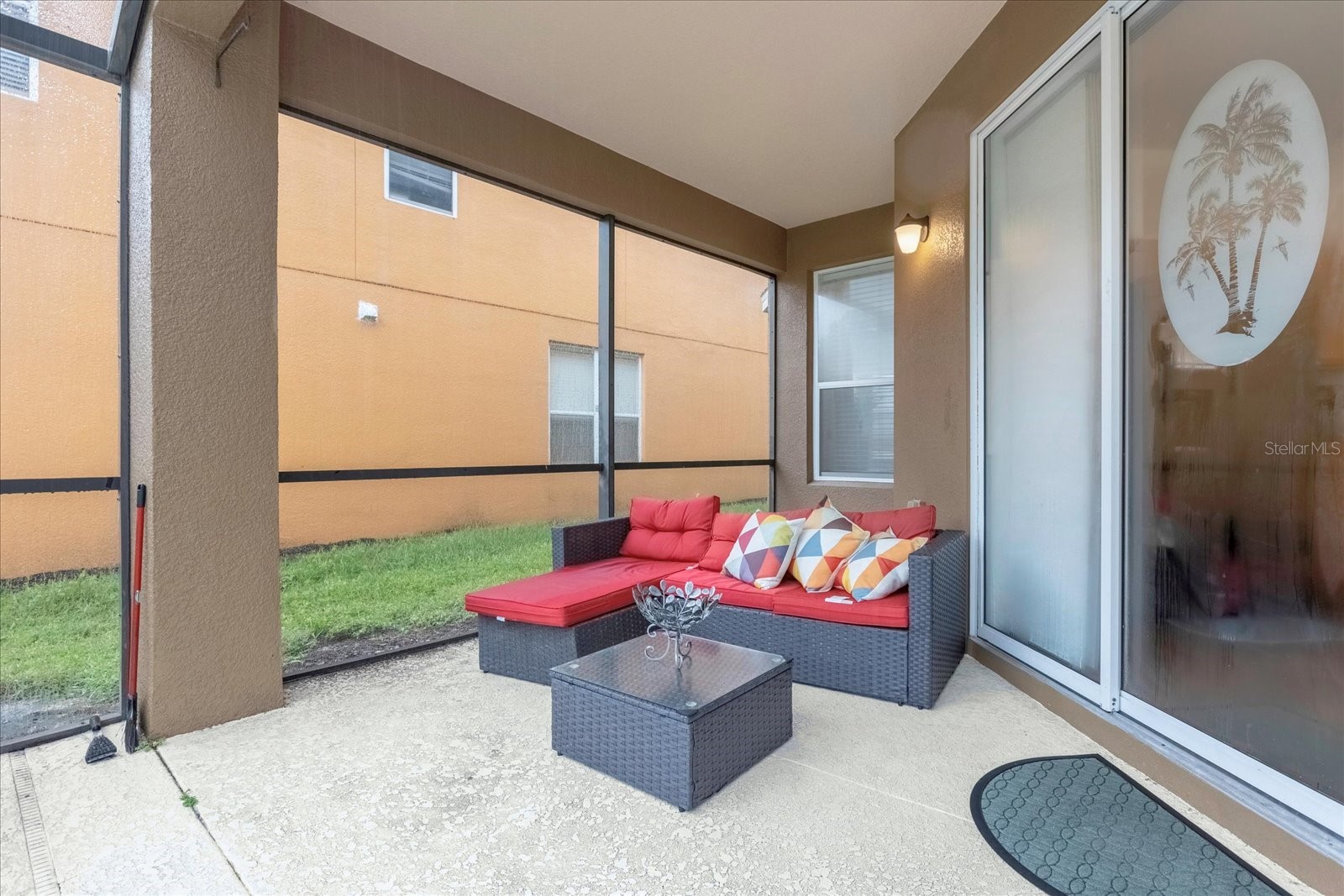 Slide show image of the Orlando Florida Home for Sale 41