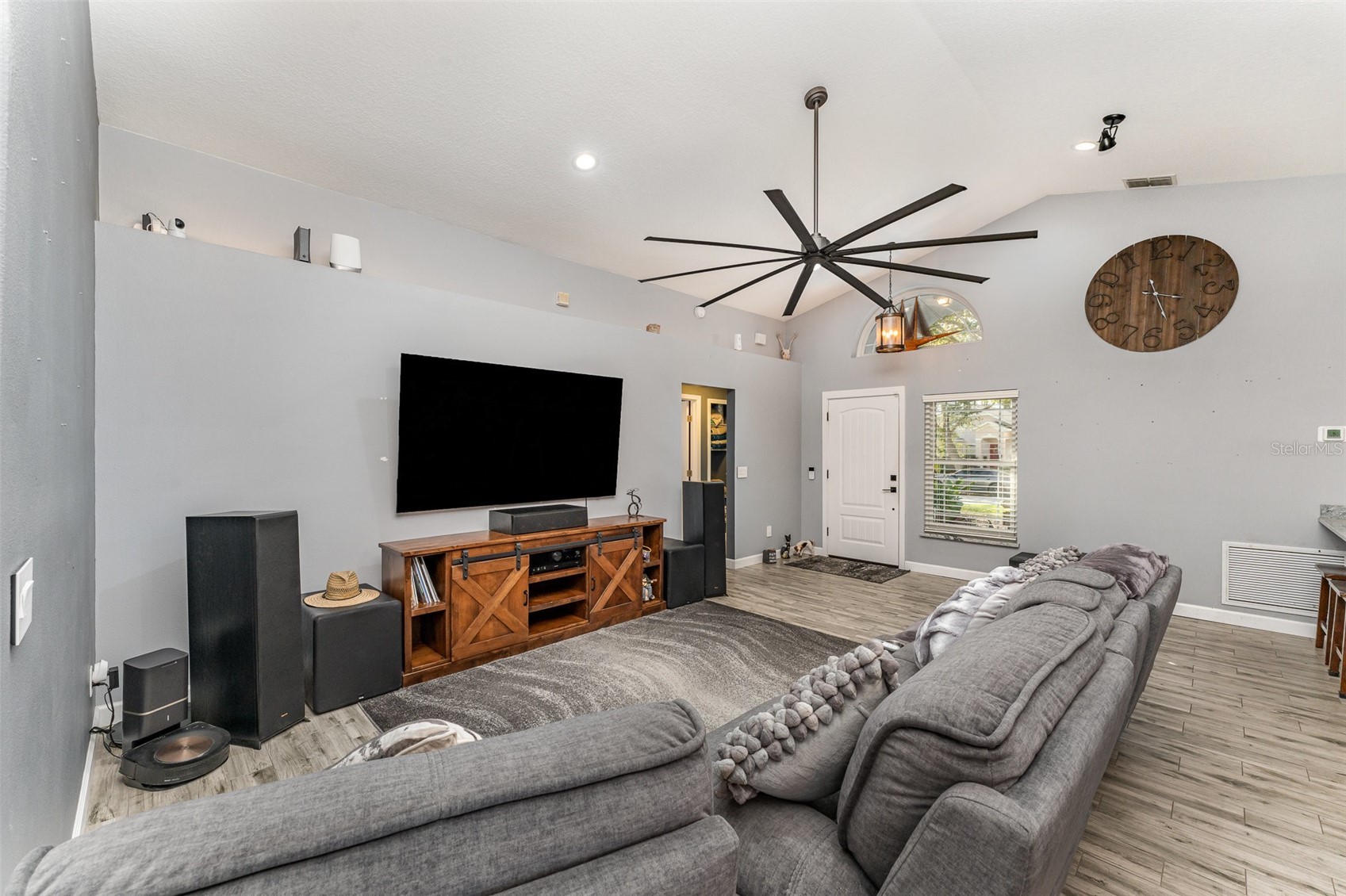 Slide show image of the Orlando Florida Home for Sale 04