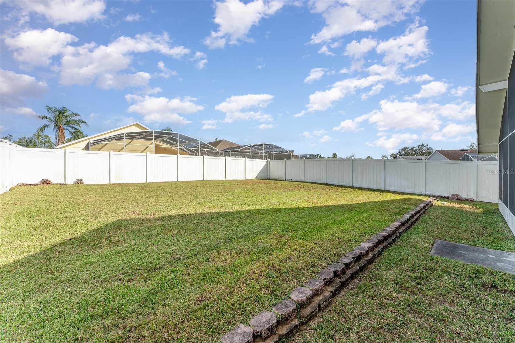 Slide show image of the Orlando Florida Home for Sale 29