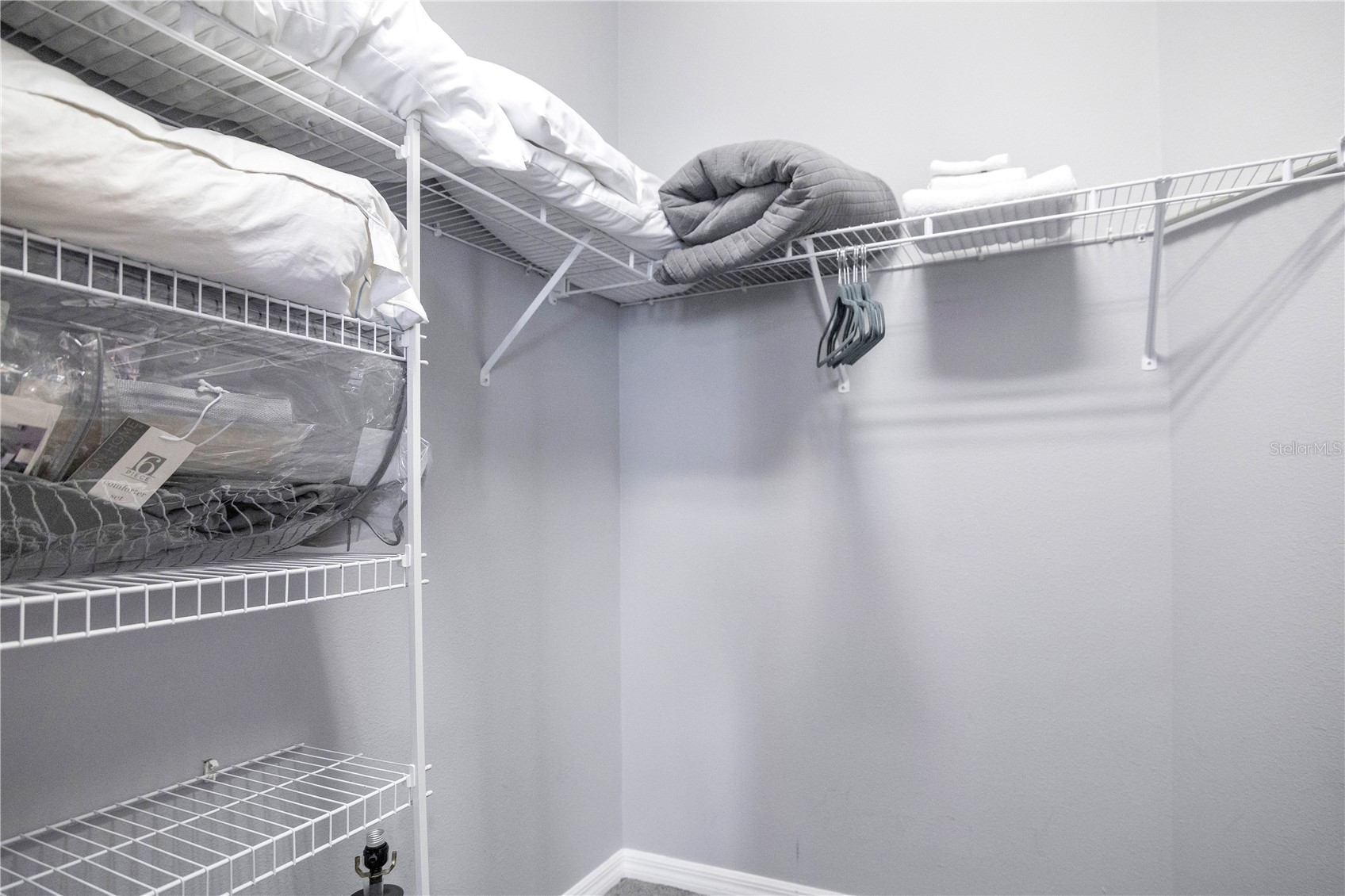 Slide show image of the Orlando Florida Home for Sale 17