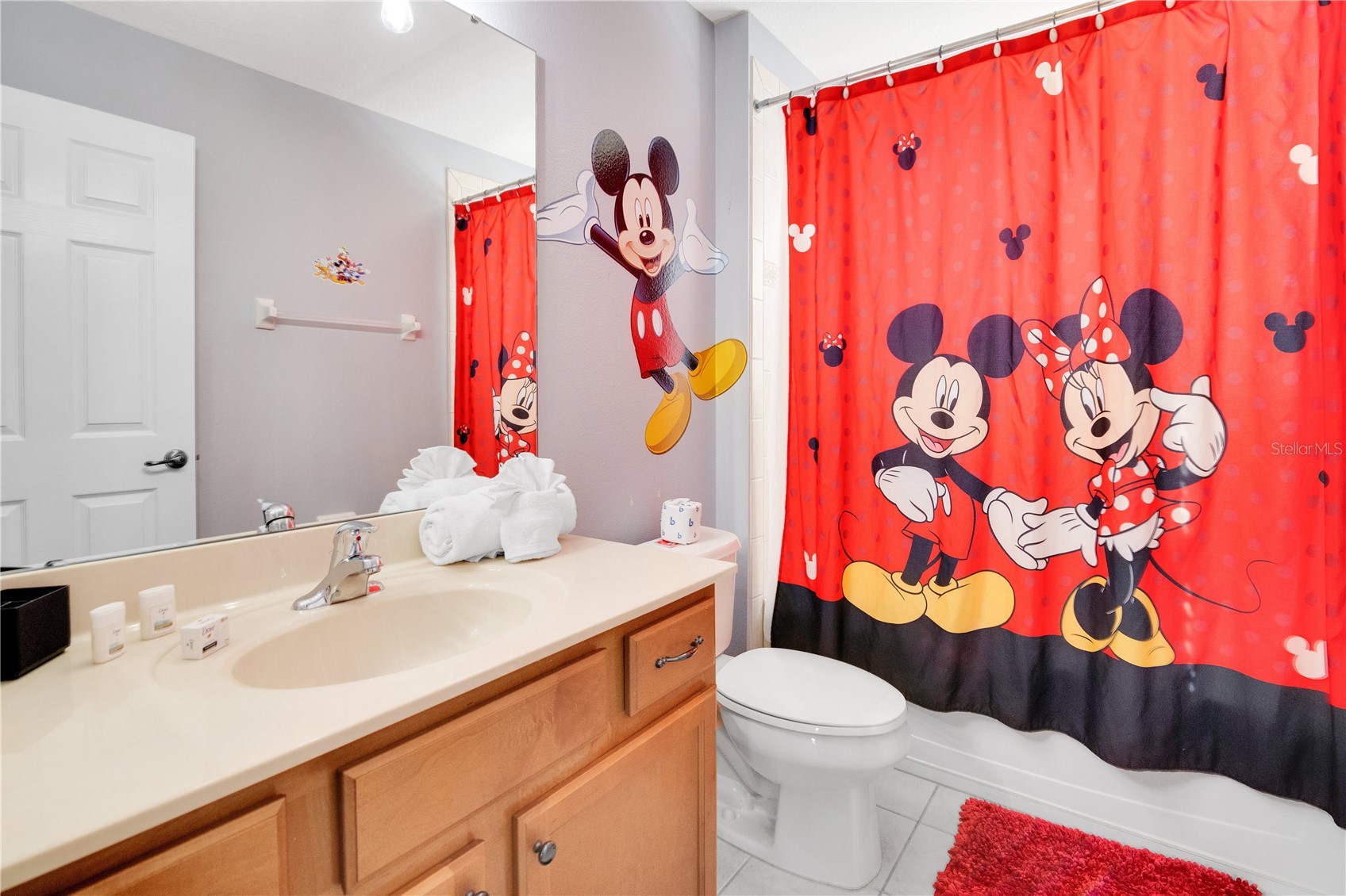 Slide show image of the Orlando Florida Home for Sale 30