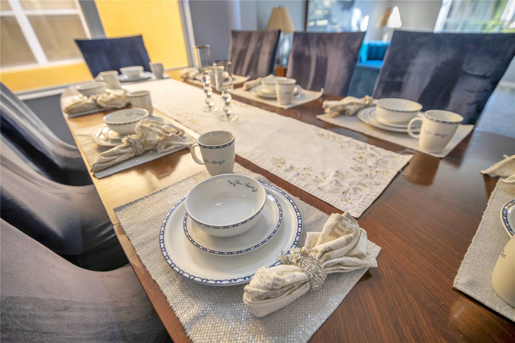 Slide show image of the Orlando Florida Home for Sale 32