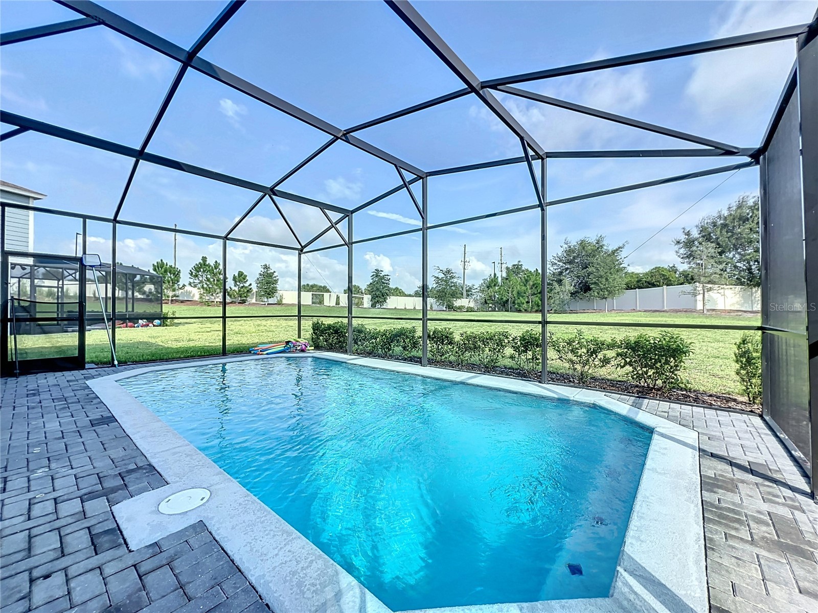 Slide show image of the Orlando Florida Home for Sale 54