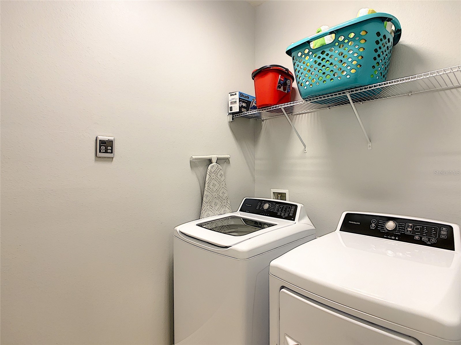 Slide show image of the Orlando Florida Home for Sale 38