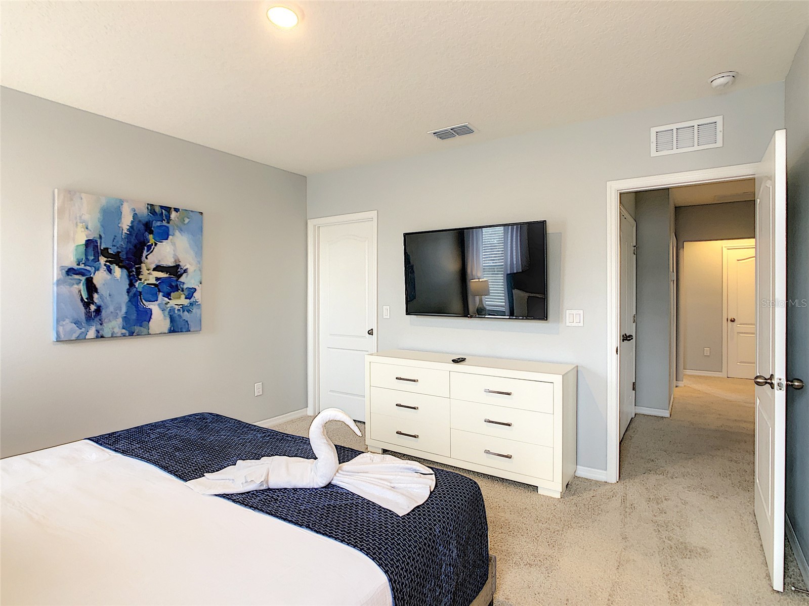 Slide show image of the Orlando Florida Home for Sale 46