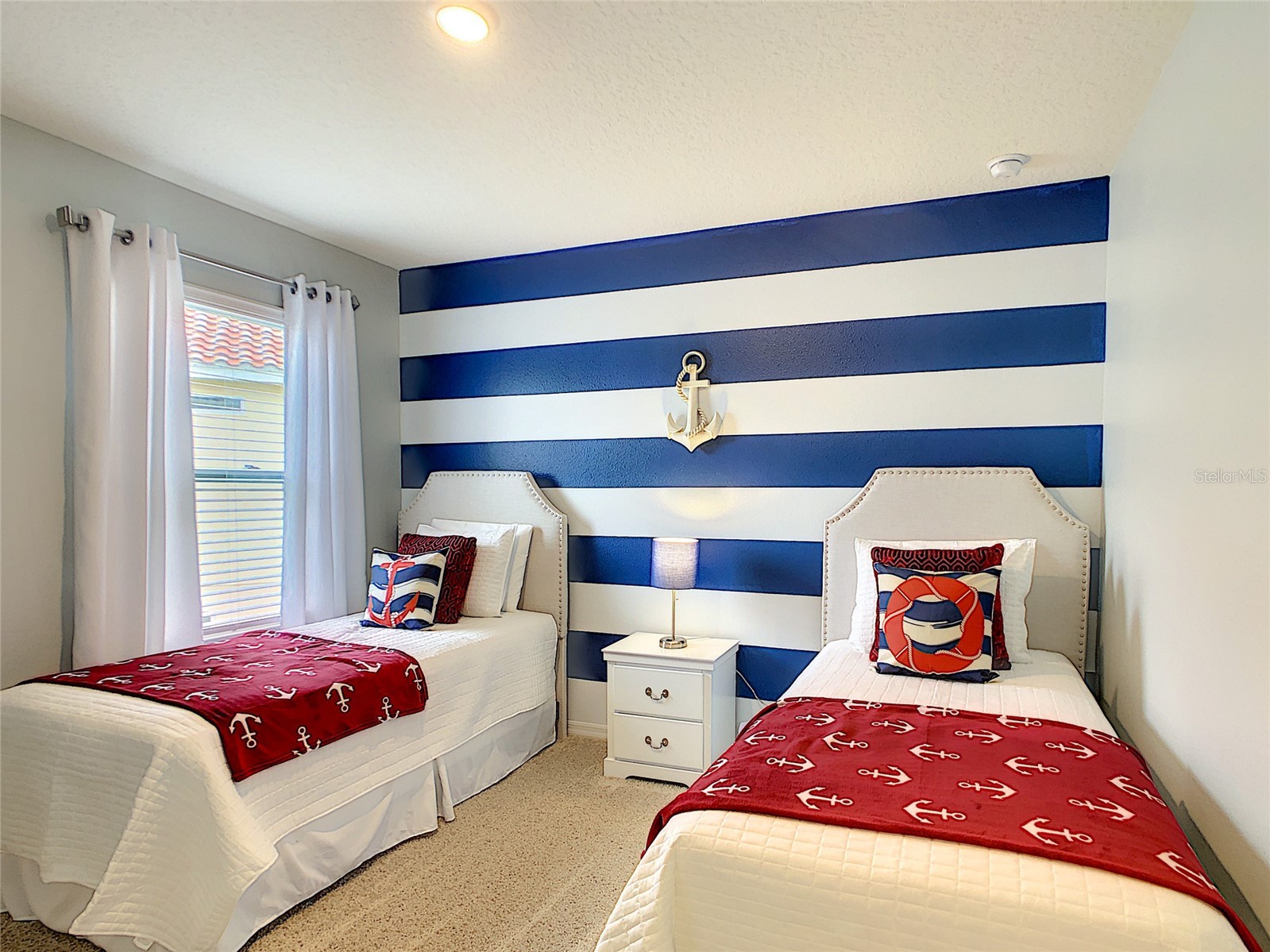 Slide show image of the Orlando Florida Home for Sale 47