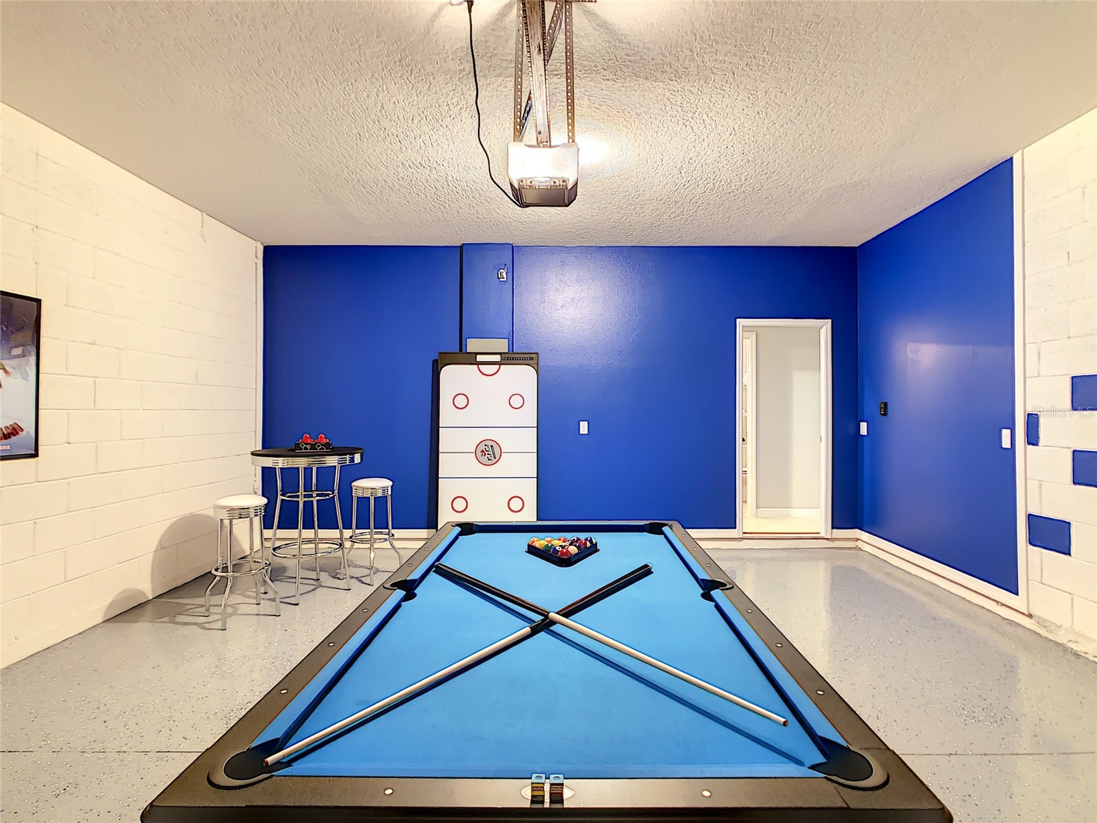 Slide show image of the Orlando Florida Home for Sale 65