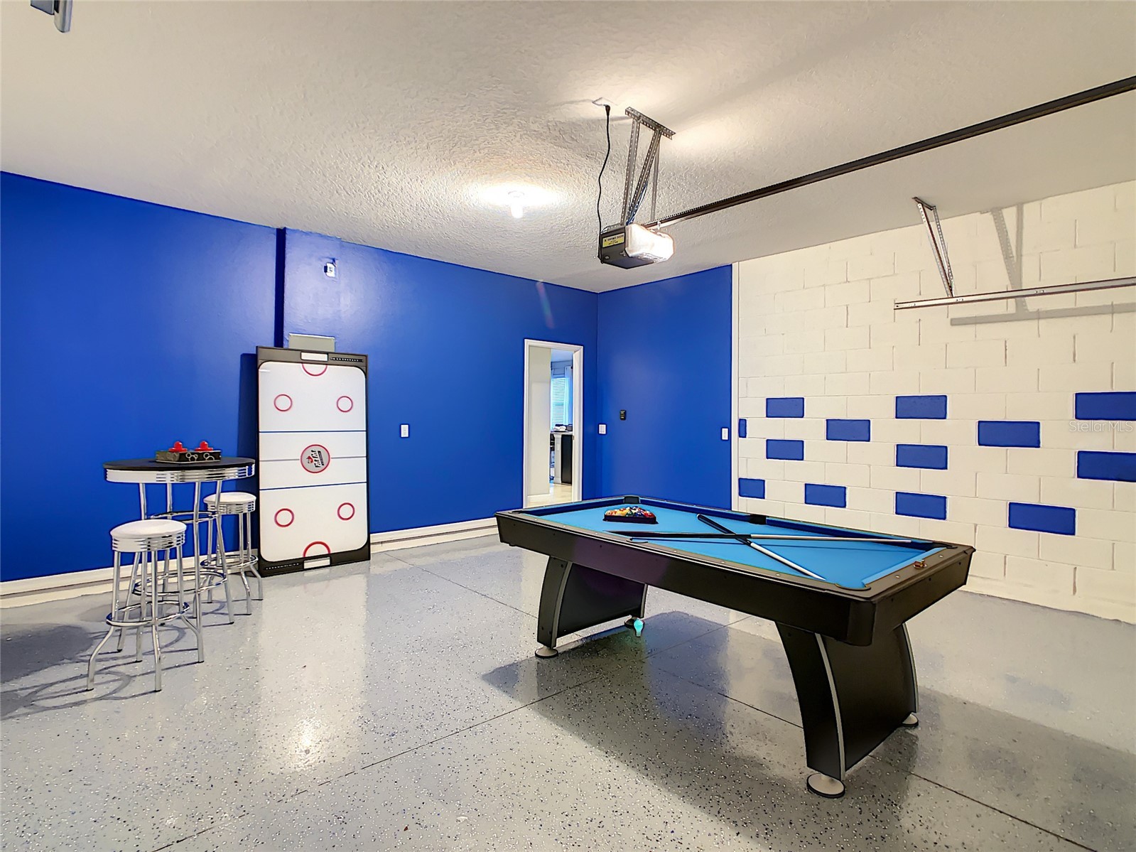 Slide show image of the Orlando Florida Home for Sale 67