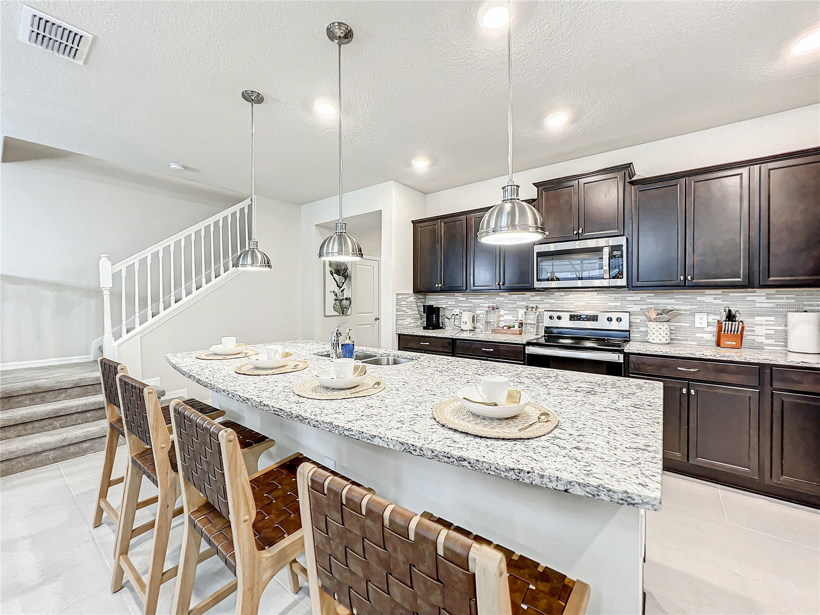 Slide show image of the Orlando Florida Home for Sale 10