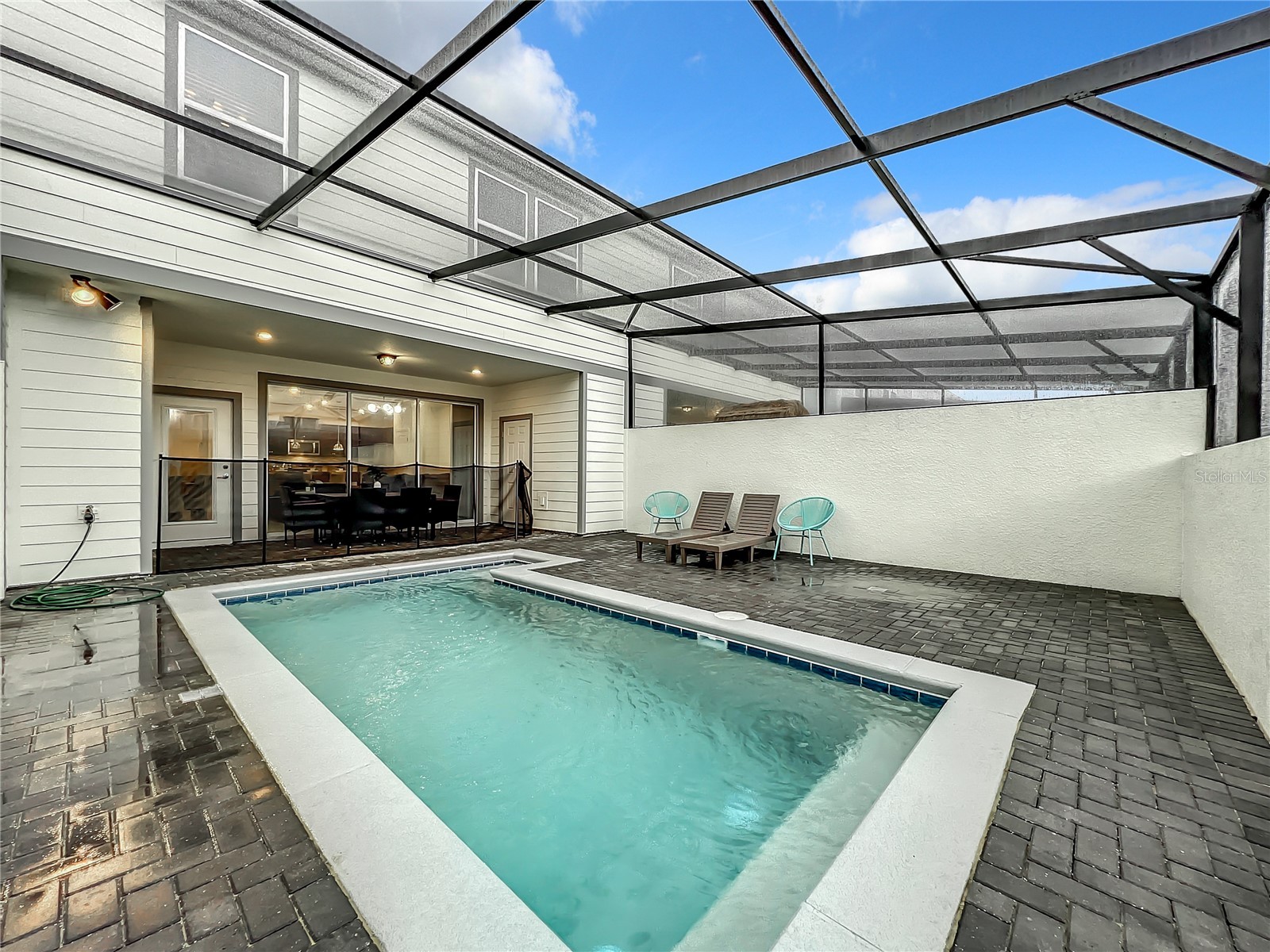 Slide show image of the Orlando Florida Home for Sale 38