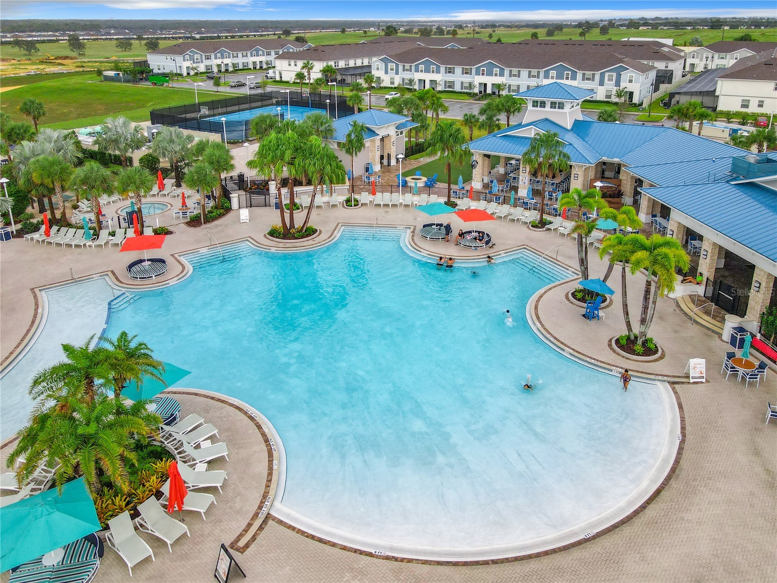 Slide show image of the Orlando Florida Home for Sale 44