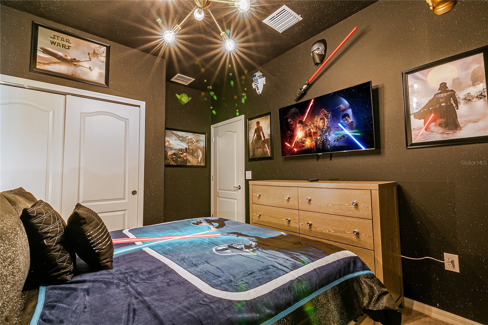 Slide show image of the Orlando Florida Home for Sale 21