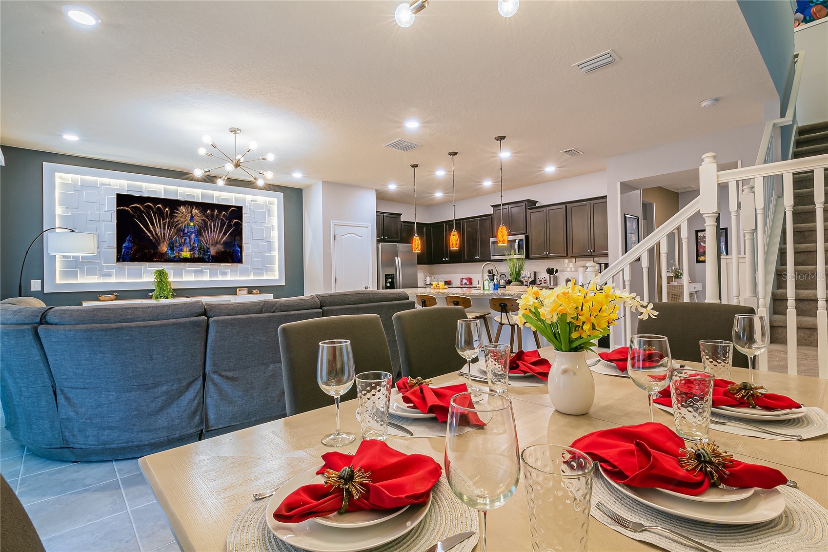 Slide show image of the Orlando Florida Home for Sale 29