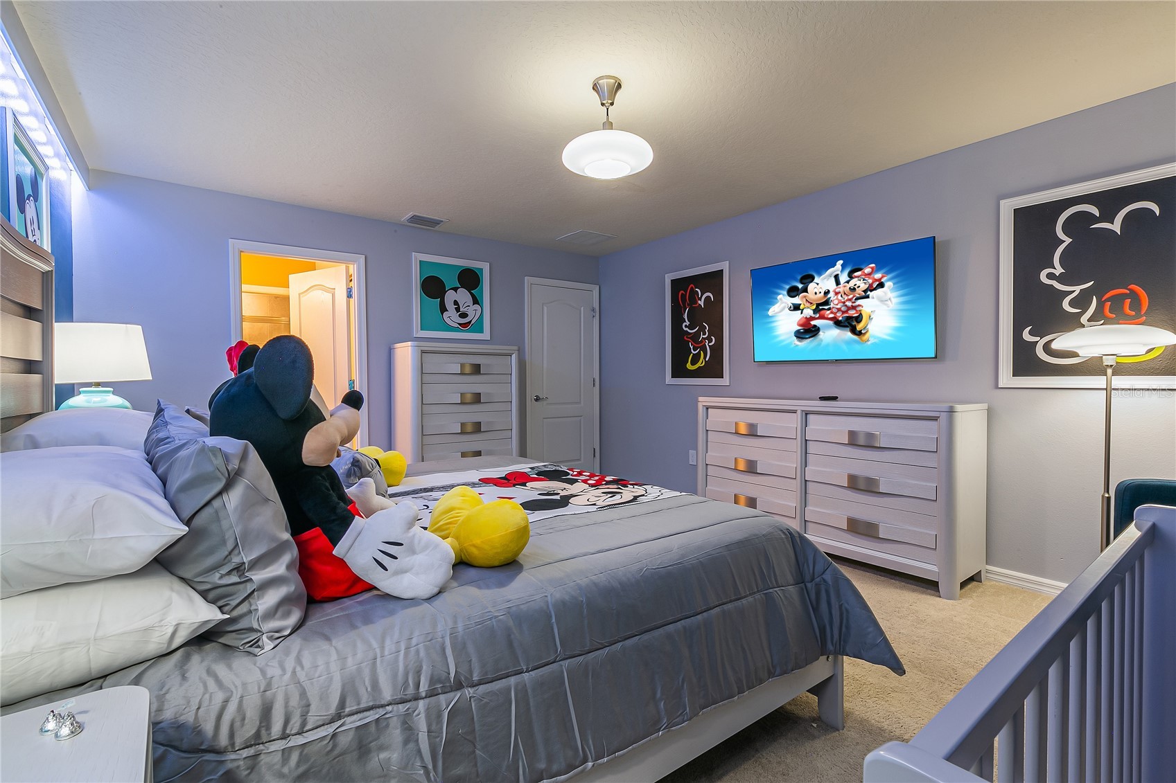 Slide show image of the Orlando Florida Home for Sale 30