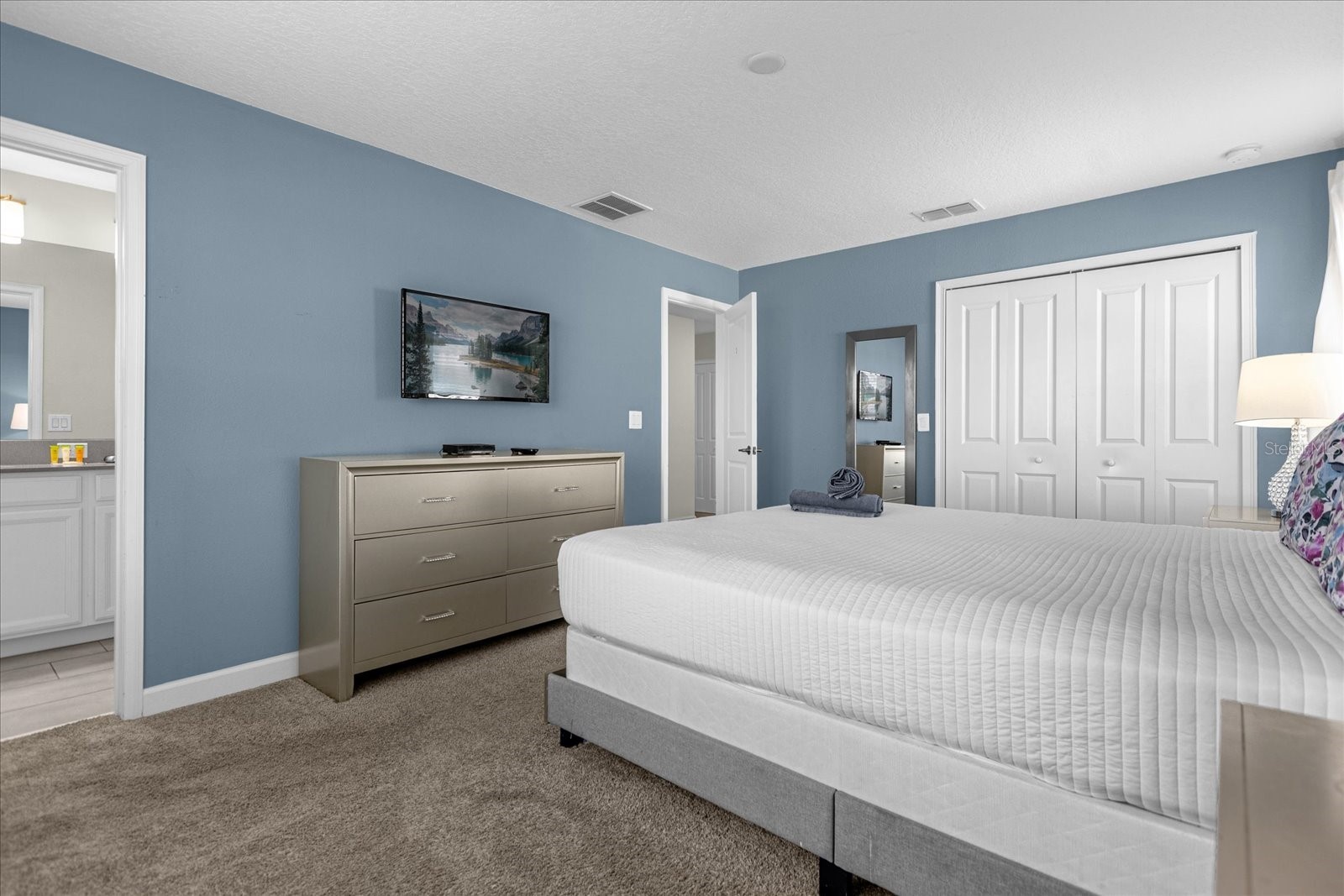 Slide show image of the Orlando Florida Home for Sale 21