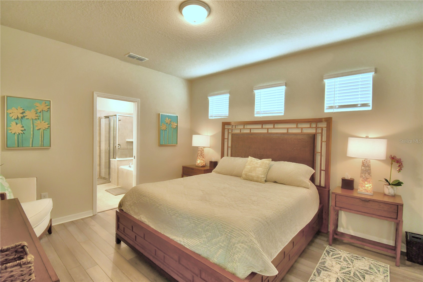 Slide show image of the Orlando Florida Home for Sale 25