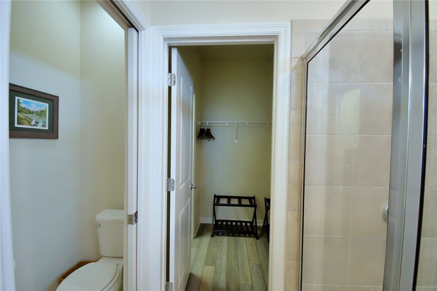 Slide show image of the Orlando Florida Home for Sale 32