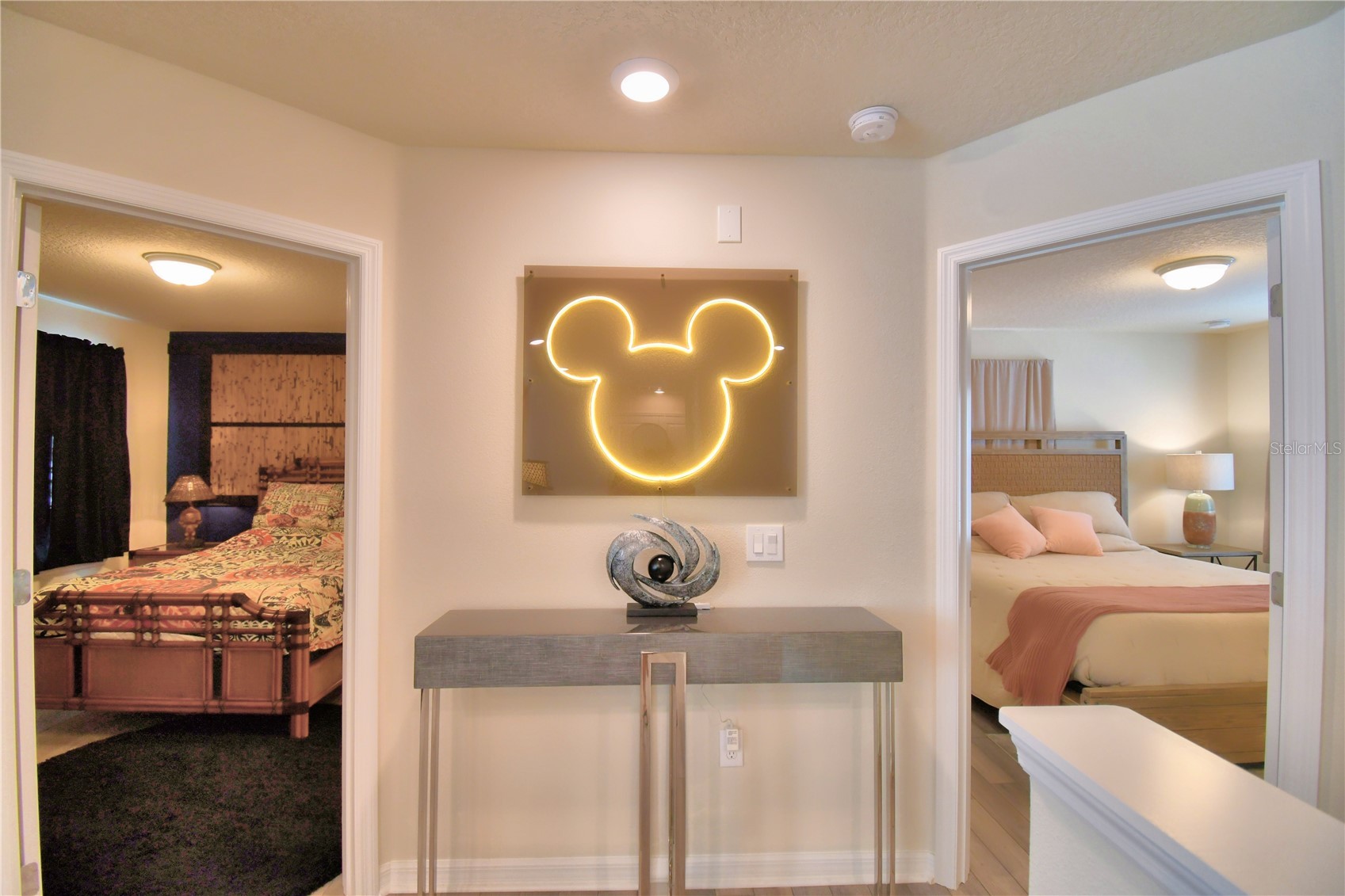 Slide show image of the Orlando Florida Home for Sale 51