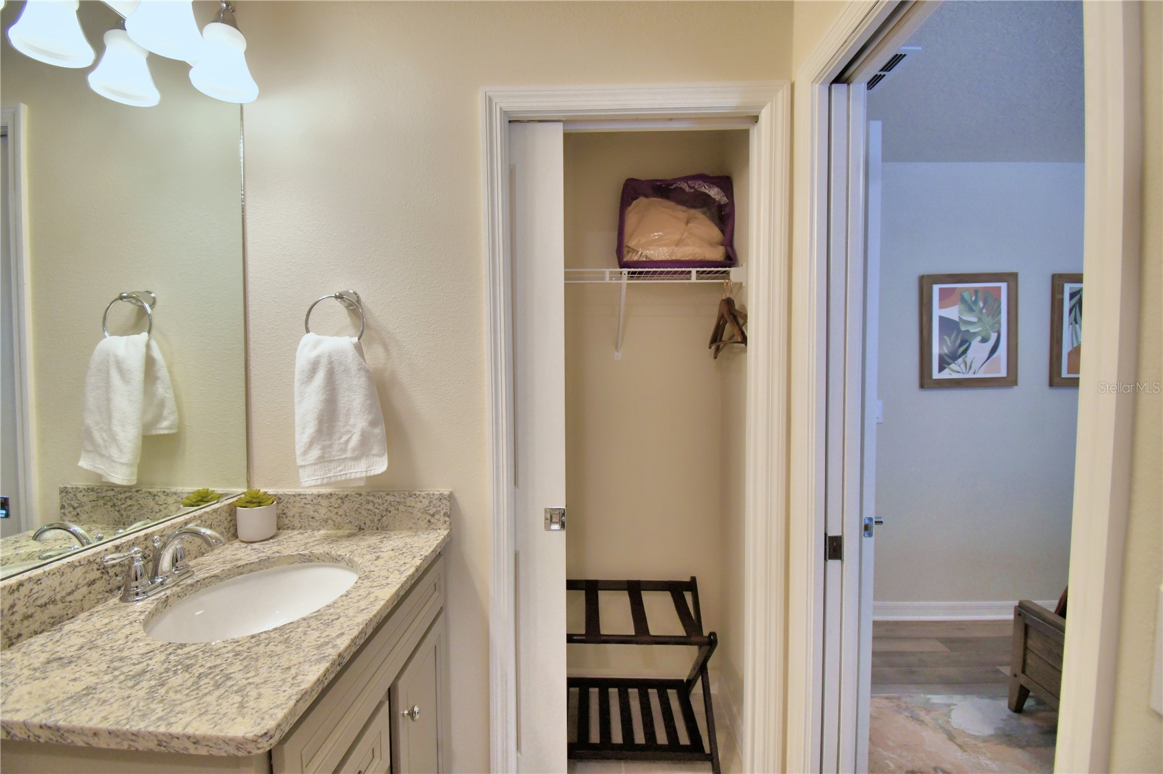 Slide show image of the Orlando Florida Home for Sale 61