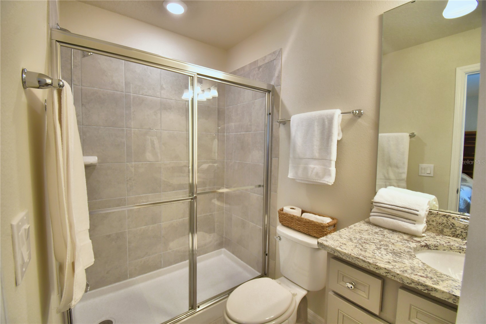 Slide show image of the Orlando Florida Home for Sale 72