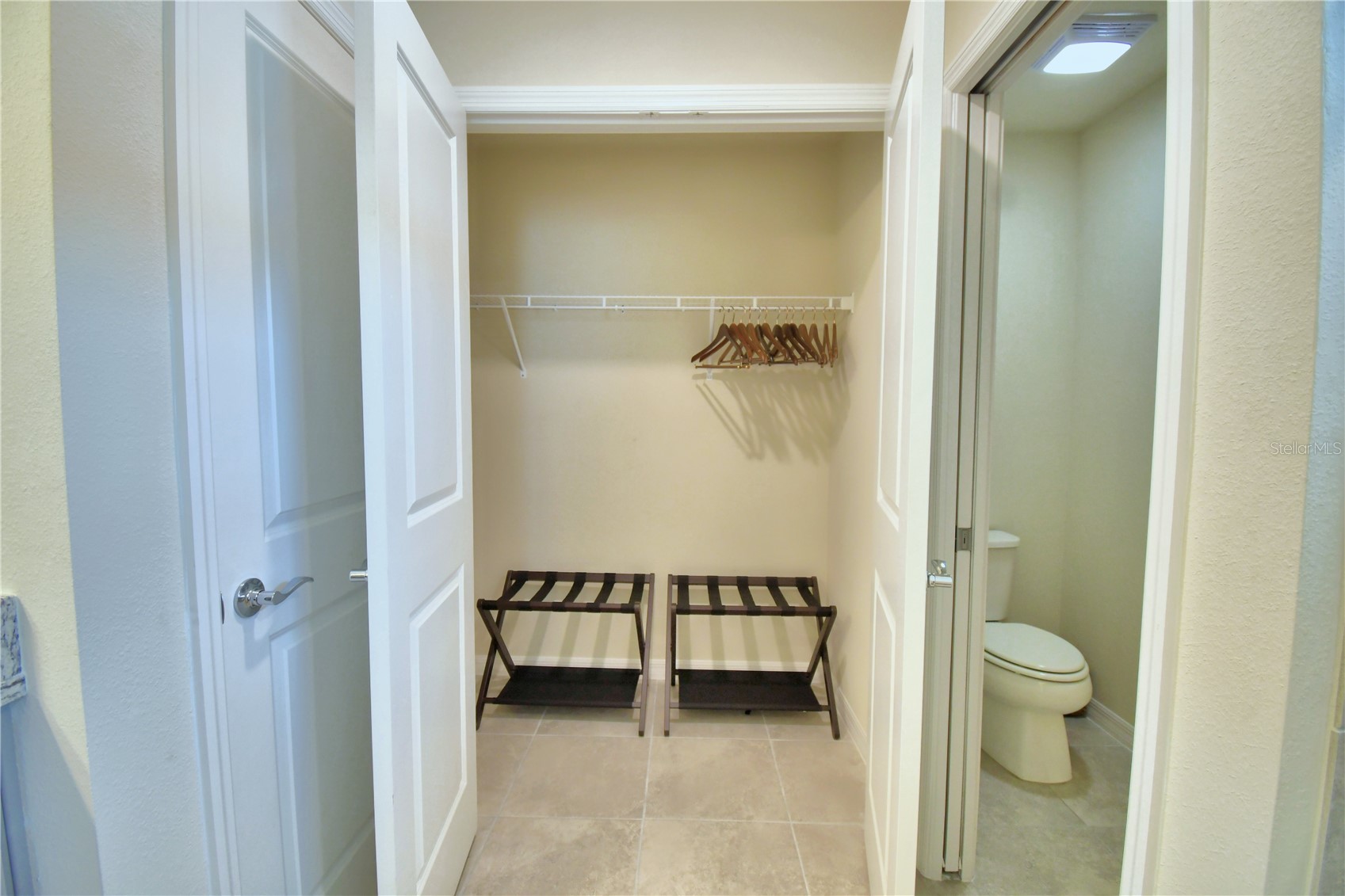 Slide show image of the Orlando Florida Home for Sale 79