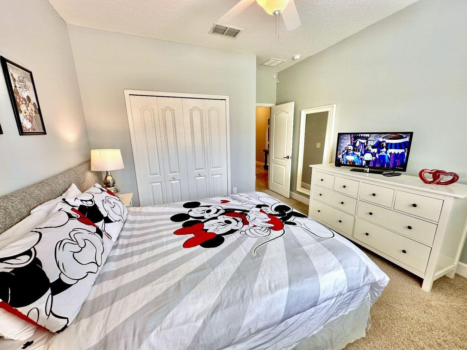 Slide show image of the Orlando Florida Home for Sale 18