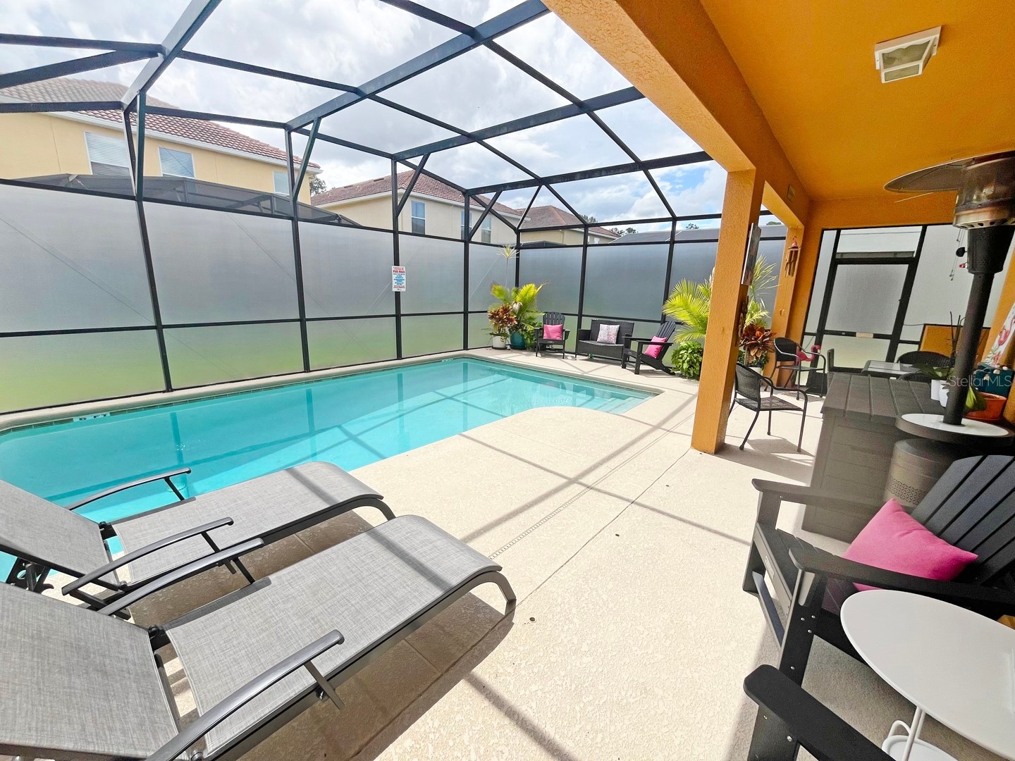 Slide show image of the Orlando Florida Home for Sale 41