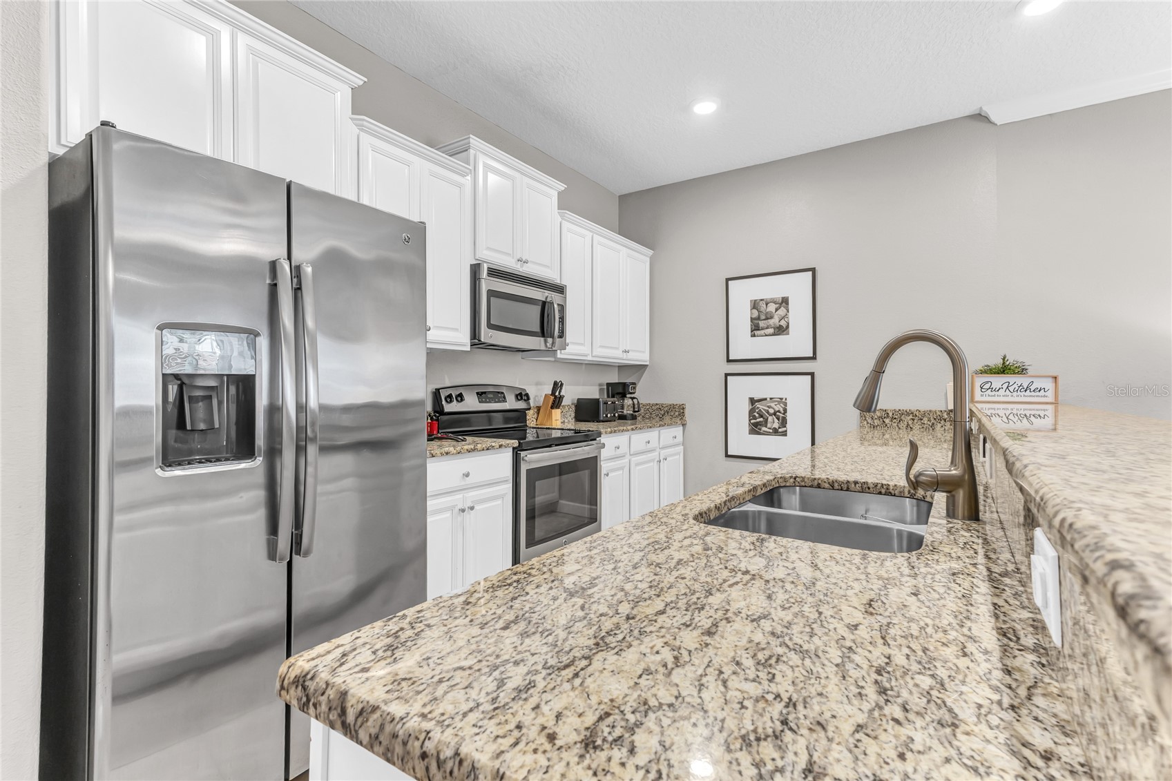 Slide show image of the Orlando Florida Home for Sale 08