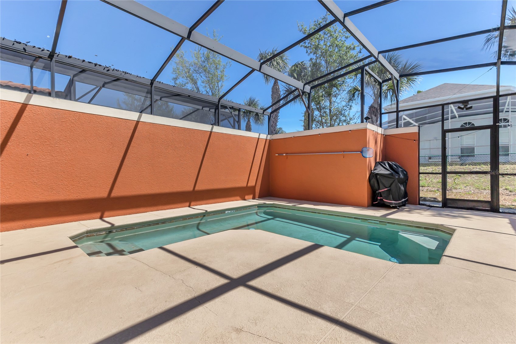 Slide show image of the Orlando Florida Home for Sale 19