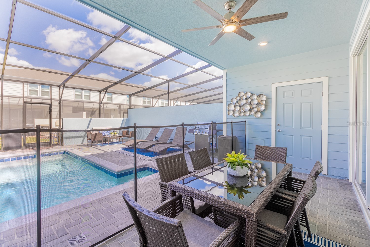 Slide show image of the Orlando Florida Home for Sale 21