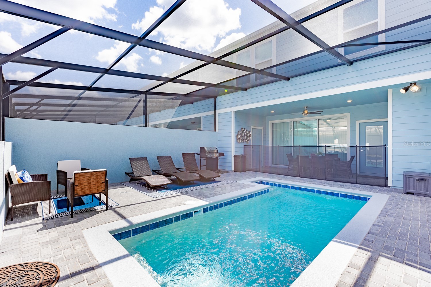 Slide show image of the Orlando Florida Home for Sale 30