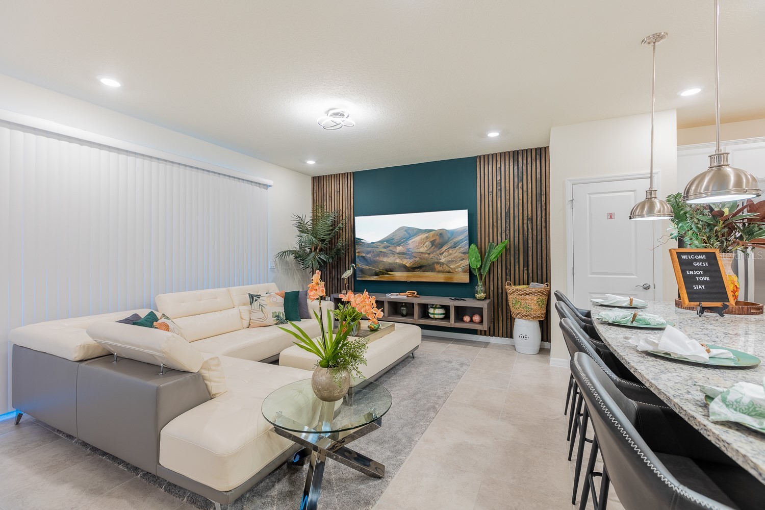 Slide show image of the Orlando Florida Home for Sale 32