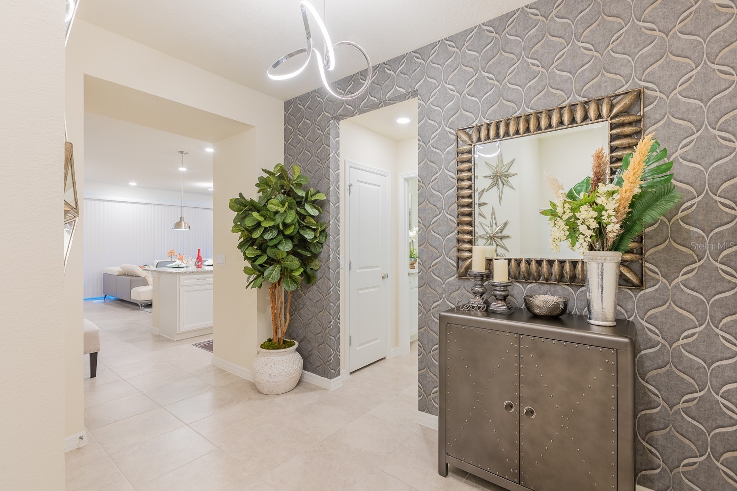 Slide show image of the Orlando Florida Home for Sale 38