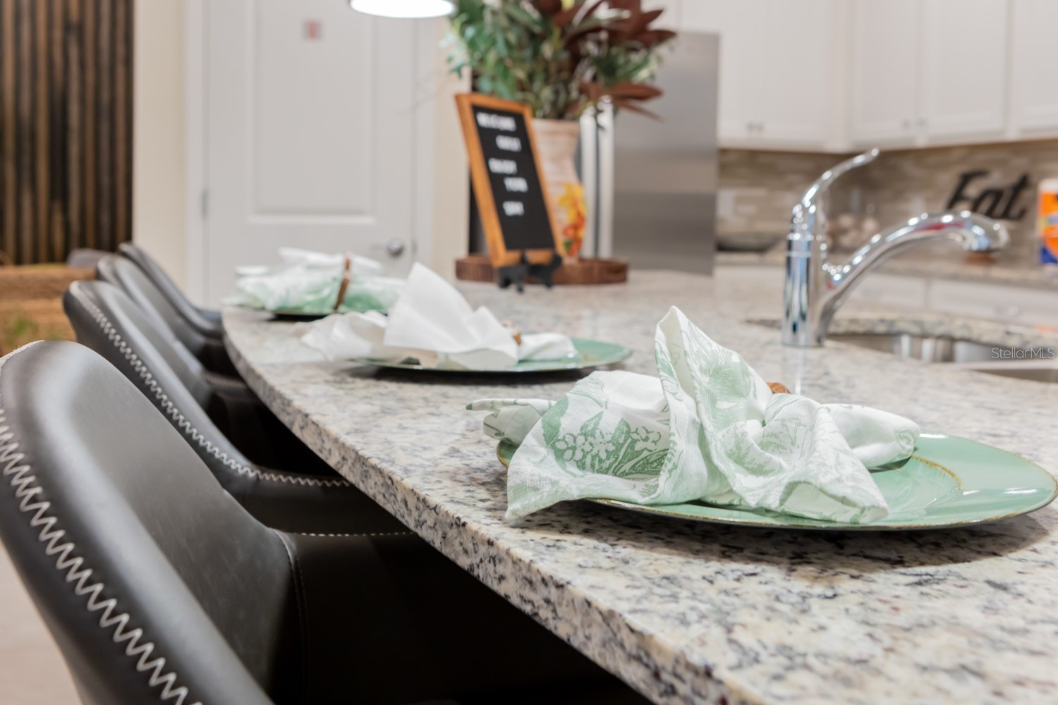 Slide show image of the Orlando Florida Home for Sale 44