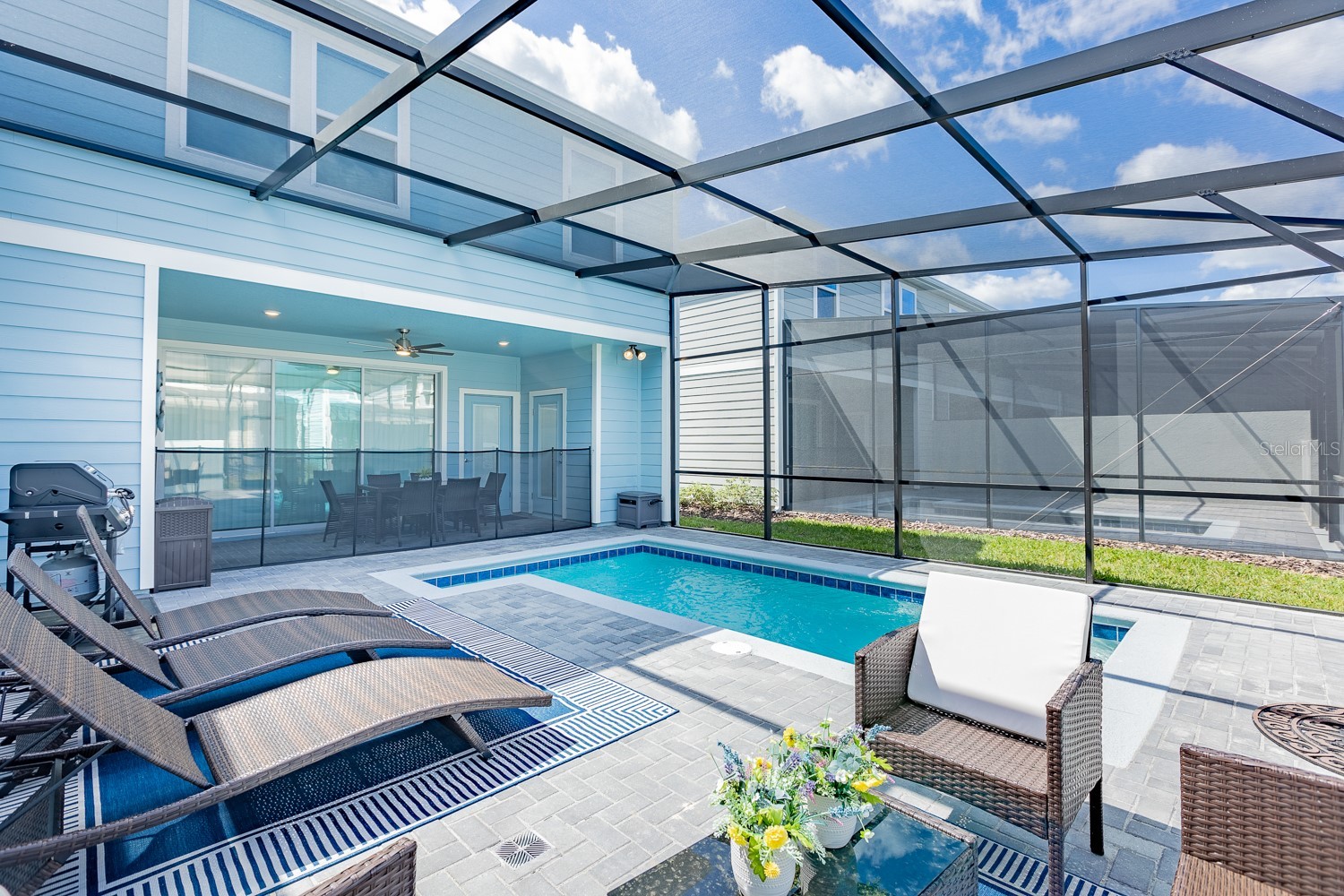 Slide show image of the Orlando Florida Home for Sale 47