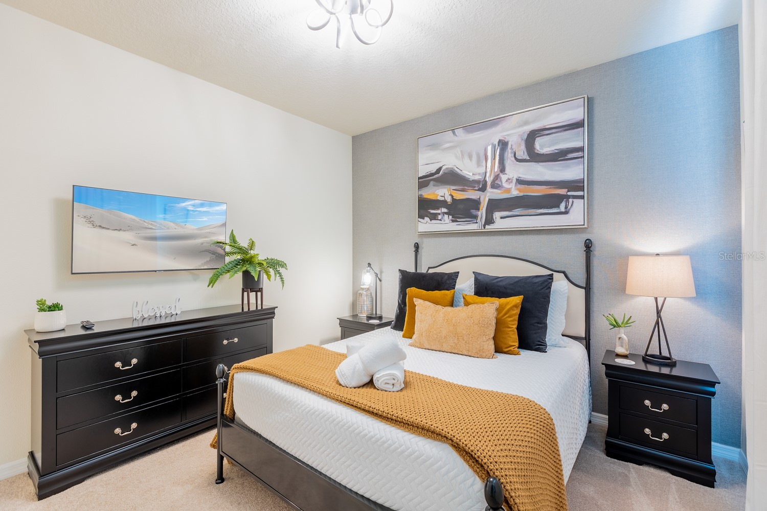 Slide show image of the Orlando Florida Home for Sale 59